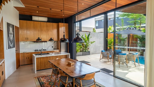 KC Villa 4 Dining area