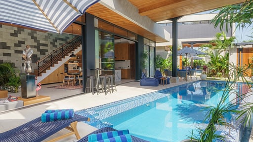 KC Villa Estate Schwimmbad 3