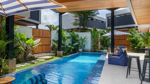 KC Villa Estate Schwimmbad 2