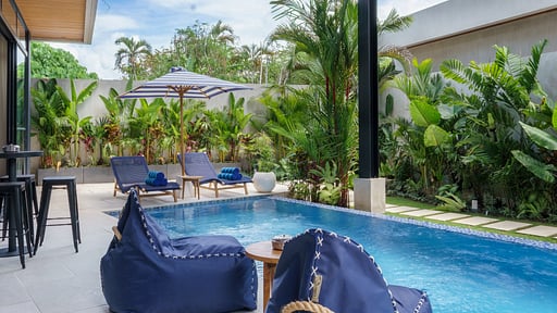 KC Villa Estate Schwimmbad 2