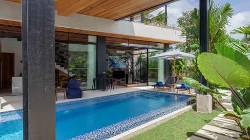 KC Villa Estate Schwimmbad 2