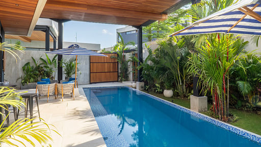 KC Villa Estate Schwimmbad 4