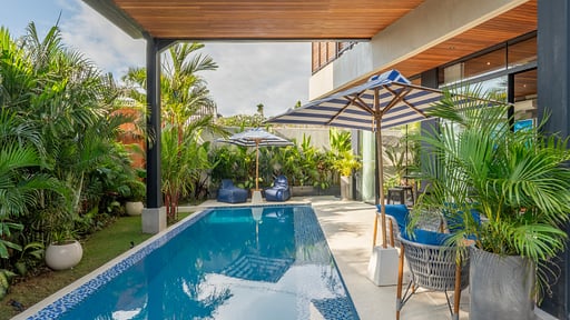 KC Villa Estate Schwimmbad 4