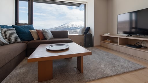 Ki Niseko One Bedroom Deluxe Yotei View Living room