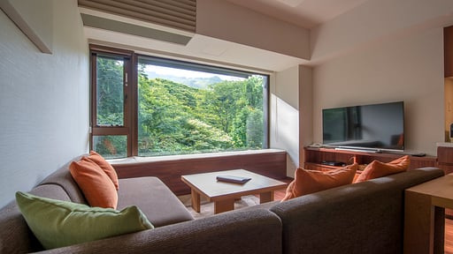 Ki Niseko One Bedroom Resort Side Living room