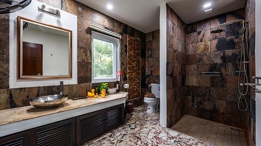 Kinnaree Grand Villa Bedroom 2