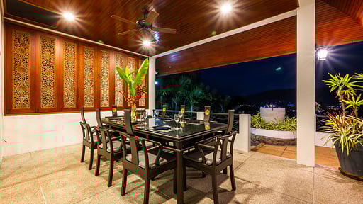 Kinnaree Grand Villa Dining area