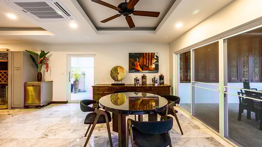 Kinnaree Grand Villa Dining area