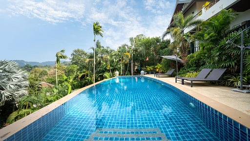 Kinnaree Grand Villa Swimming pool
