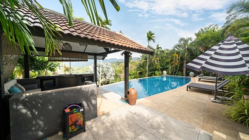 Kinnaree Grand Villa Swimming pool