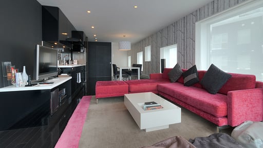 Kira Kira 2 Living room