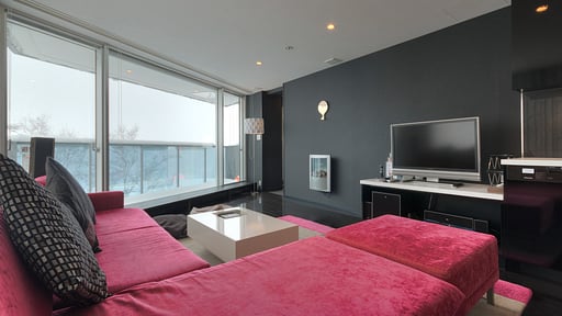 Kira Kira 3 Living room