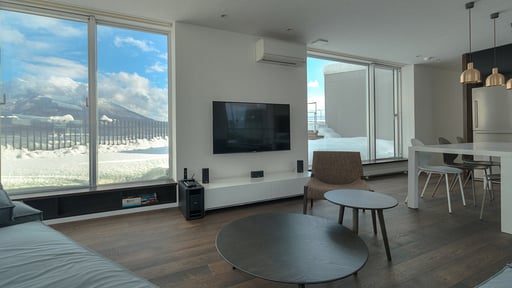 Kira Kira Penthouse Living room