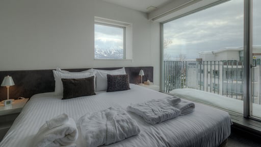 Kira Kira Penthouse Bedroom 3