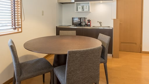 Kiseki One Bedroom Apartment Dining area
