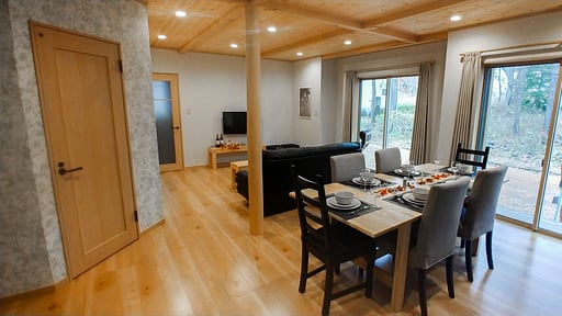 Kitsune Cottage Blue Dining area