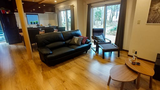 Kitsune Cottage Red Living room