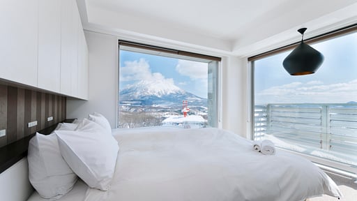 Kizuna Penthouse Bedroom 1