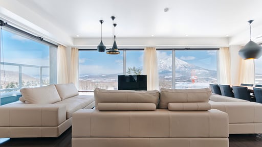 Kizuna Penthouse Living room