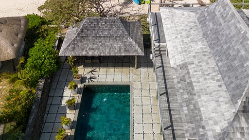 Koki Bonheur Beachfront Villa Schwimmbad