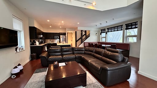 Konayuki Living room