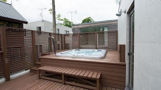 Konkuriito Tanoshii Tokoro Jacuzzi