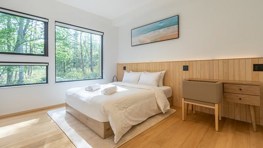 Kouzan Woods Chalet Bedroom 1