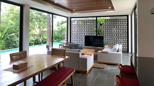 Krisna Forest Villa Dining area