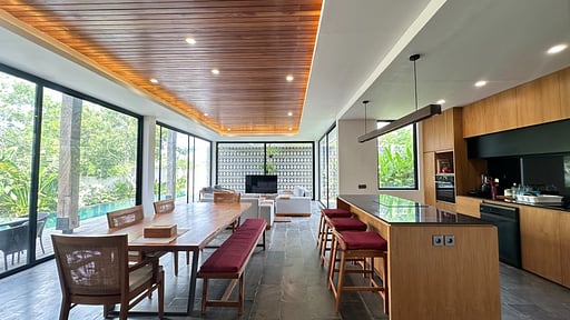 Krisna Forest Villa Dining area