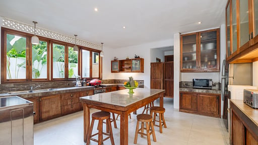 Ku Estate Kitchen 2