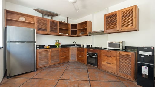 Ku Estate Kitchen 1