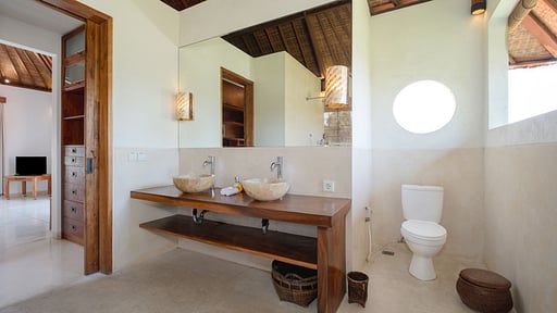 Ku Estate Bedroom 1