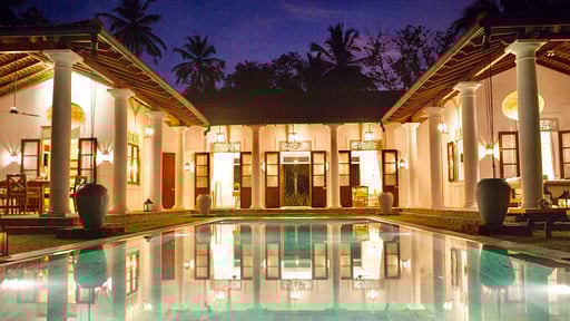 Kumbura Villa Бассейн