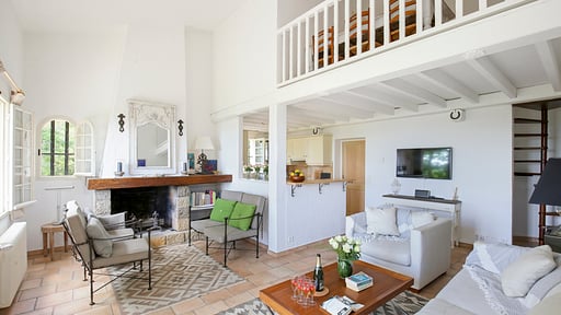 La Colline Du Soleil Living room