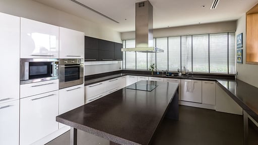 La Colline Villa Suriyan 16 Кухня