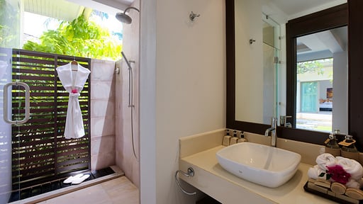 La Lagune Villa Bedroom 1