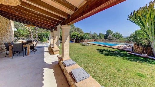 La Plana Dining area