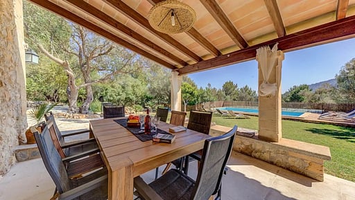 La Plana Dining area