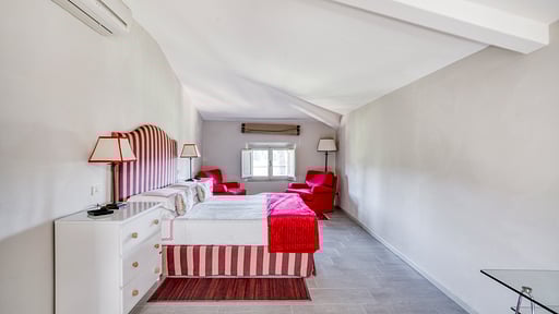 La Poetessa Chambre 5