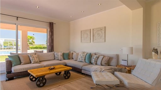 La Tierra Villa Living room