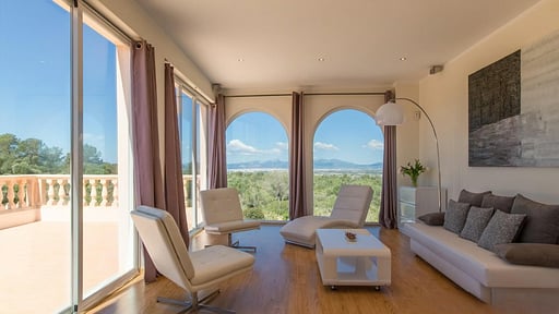 La Tierra Villa Living room