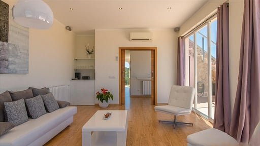 La Tierra Villa Living room