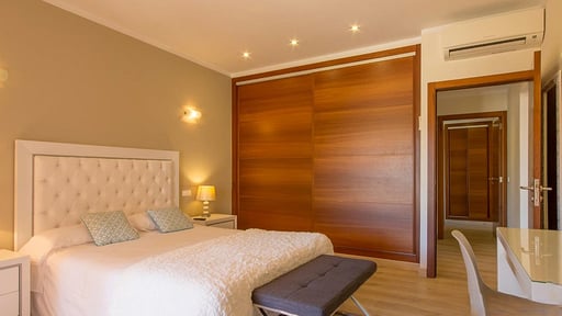 La Tierra Villa Bedroom 2