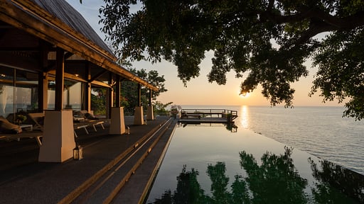 Laemsingh Villa 2 Schwimmbad 1