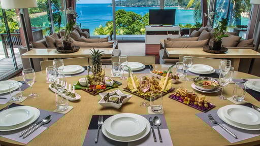 Laemsingh Villa 3 Dining area