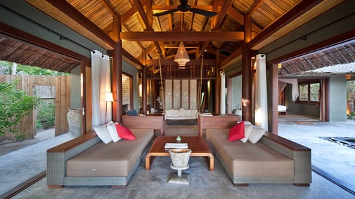 Lagoon Pool Villas Living room