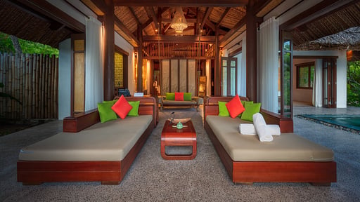 Lagoon Pool Villas Living room