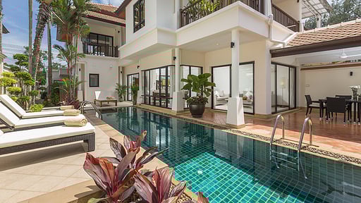 Laguna Fairways Swimming pool