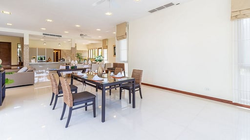 Laguna Villa Fifty Five Essecke 2