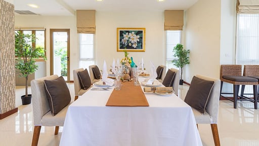 Laguna Villa Fifty Five Essecke 1